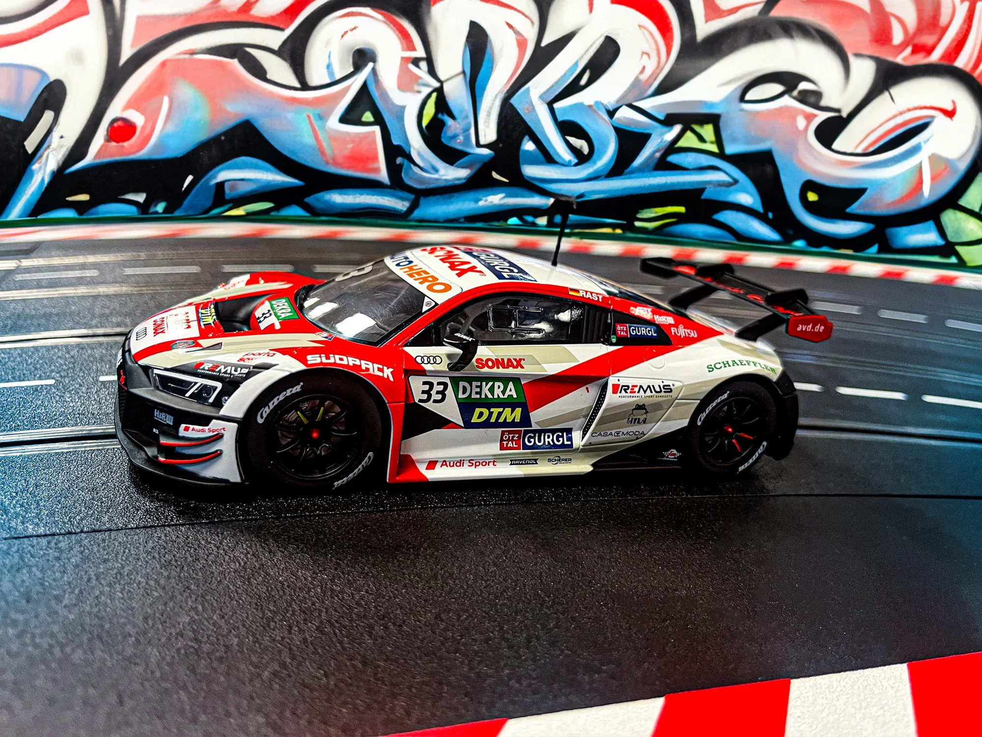 Audi R8 LMS GT3 evo II „Team Abt, Rene Rast, No.33“ - Clubmodell 2023 - Image 2