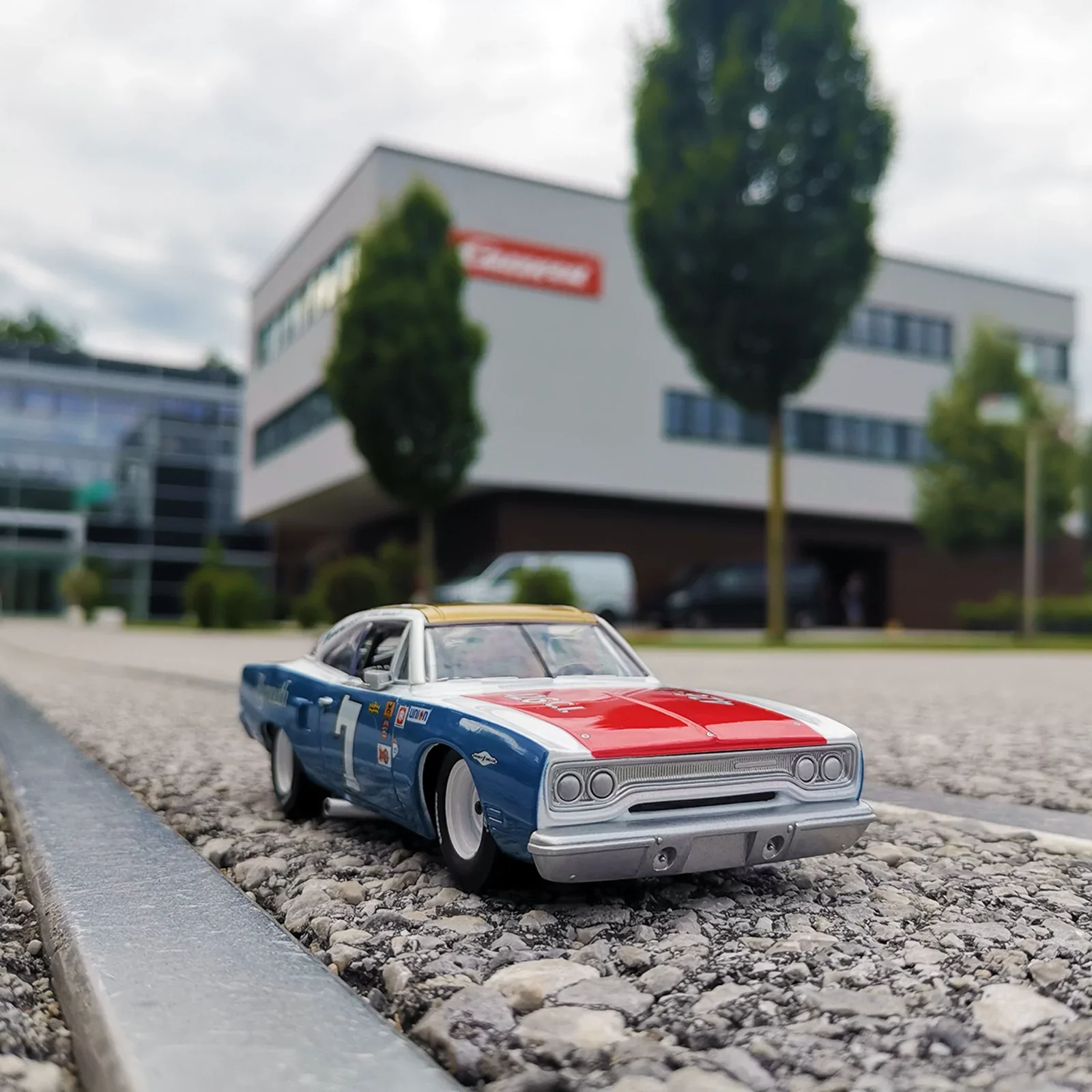 Plymouth Roadrunner "No.7" - Image 3