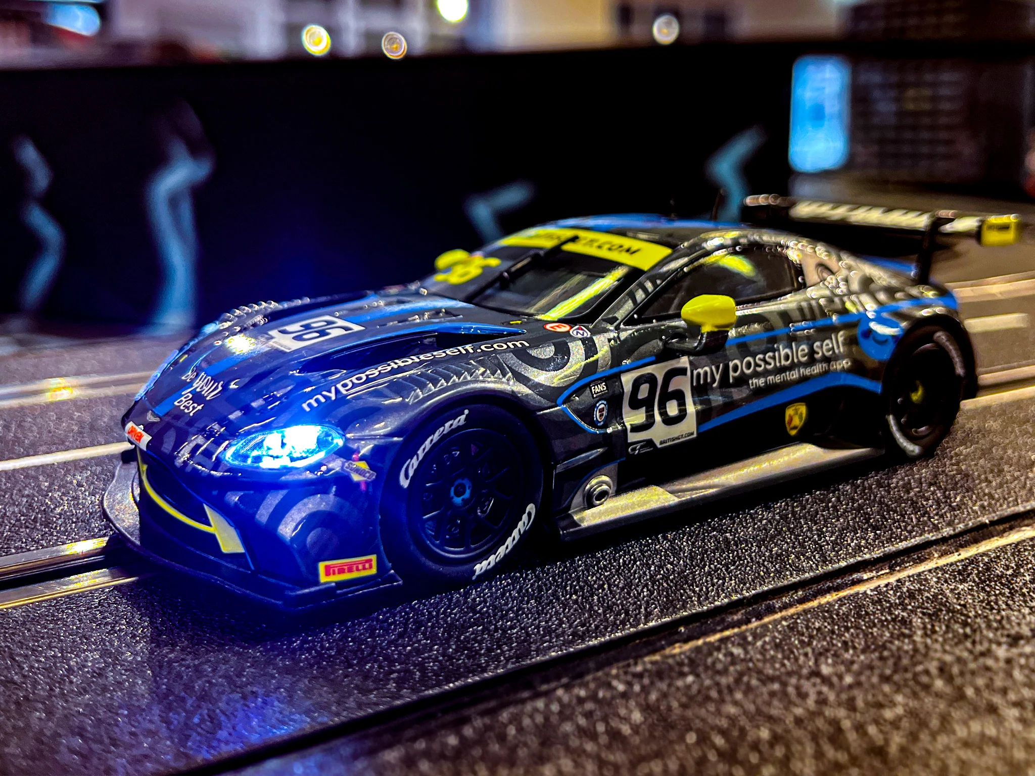 Aston Martin Vantage GTE Optimum Motorsport - Image 5