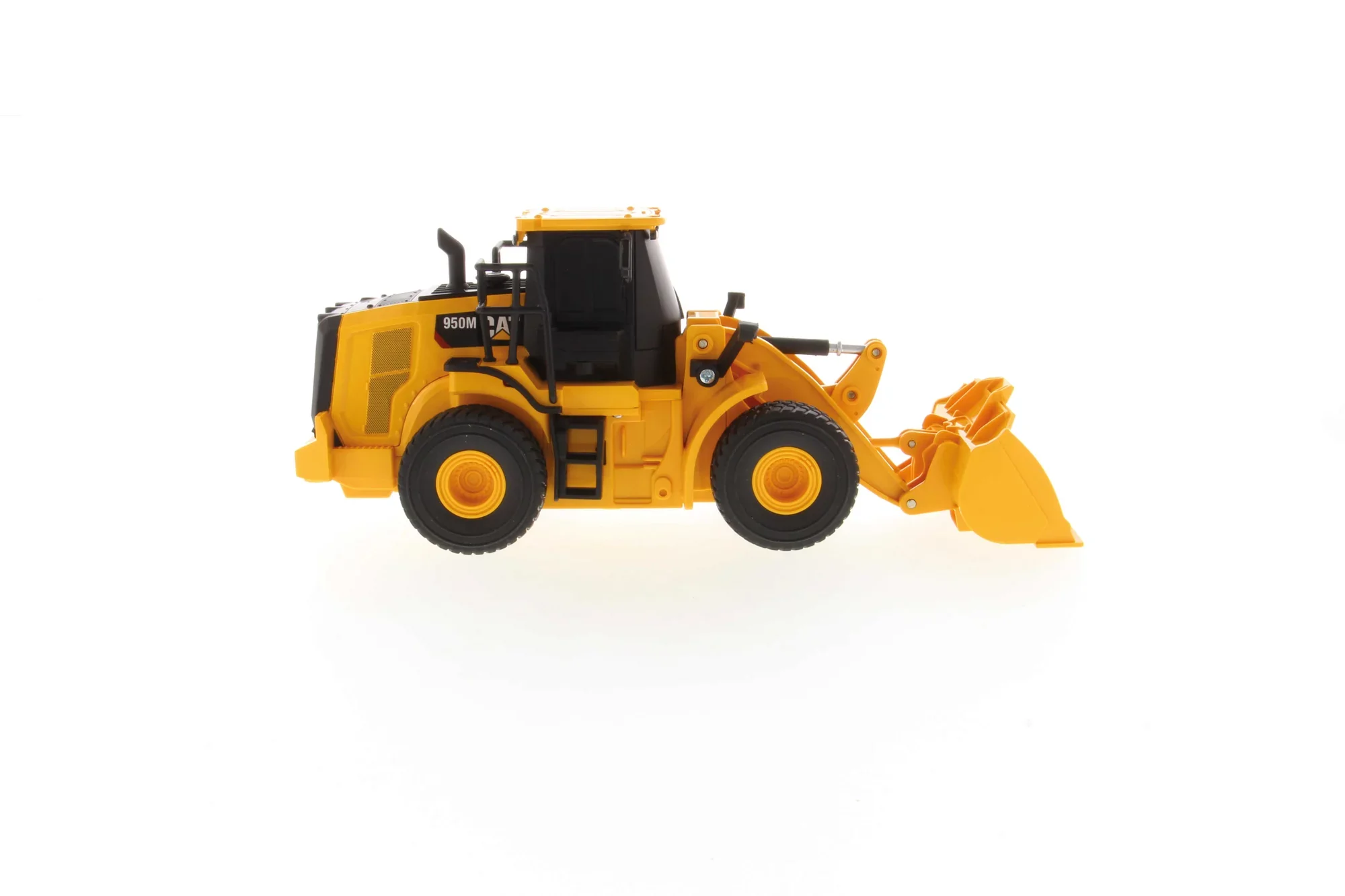 1:35 RC Cat® 950M Wheel Loader (B/O) - Image 4