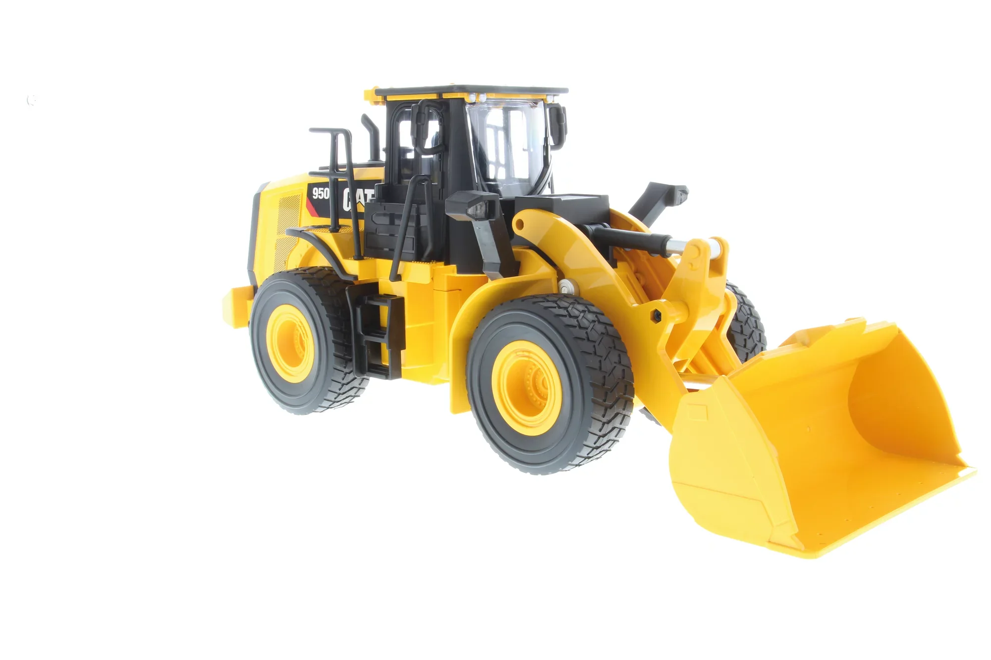 1:24 RC Cat® 950M Wheel Loader - Image 3