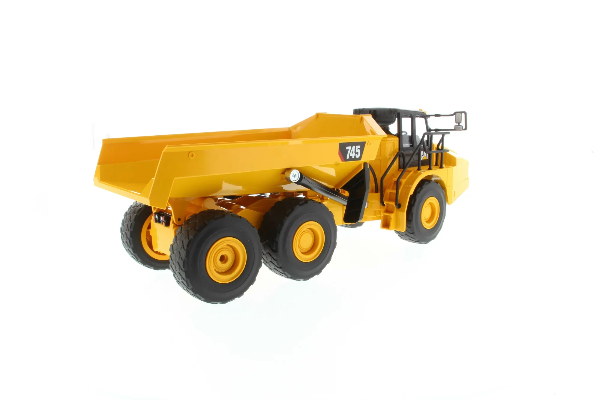 1:24 RC Cat® 745 Articulated Truck - Image 3