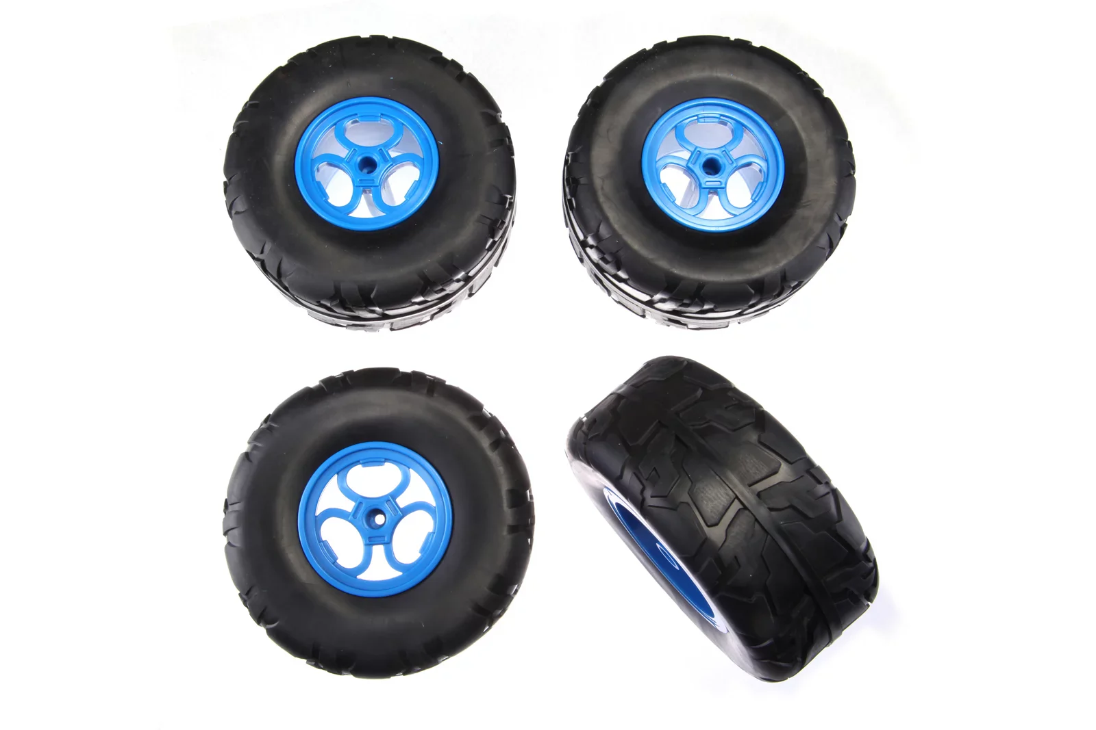 4 tyres with wheel rims for 162115