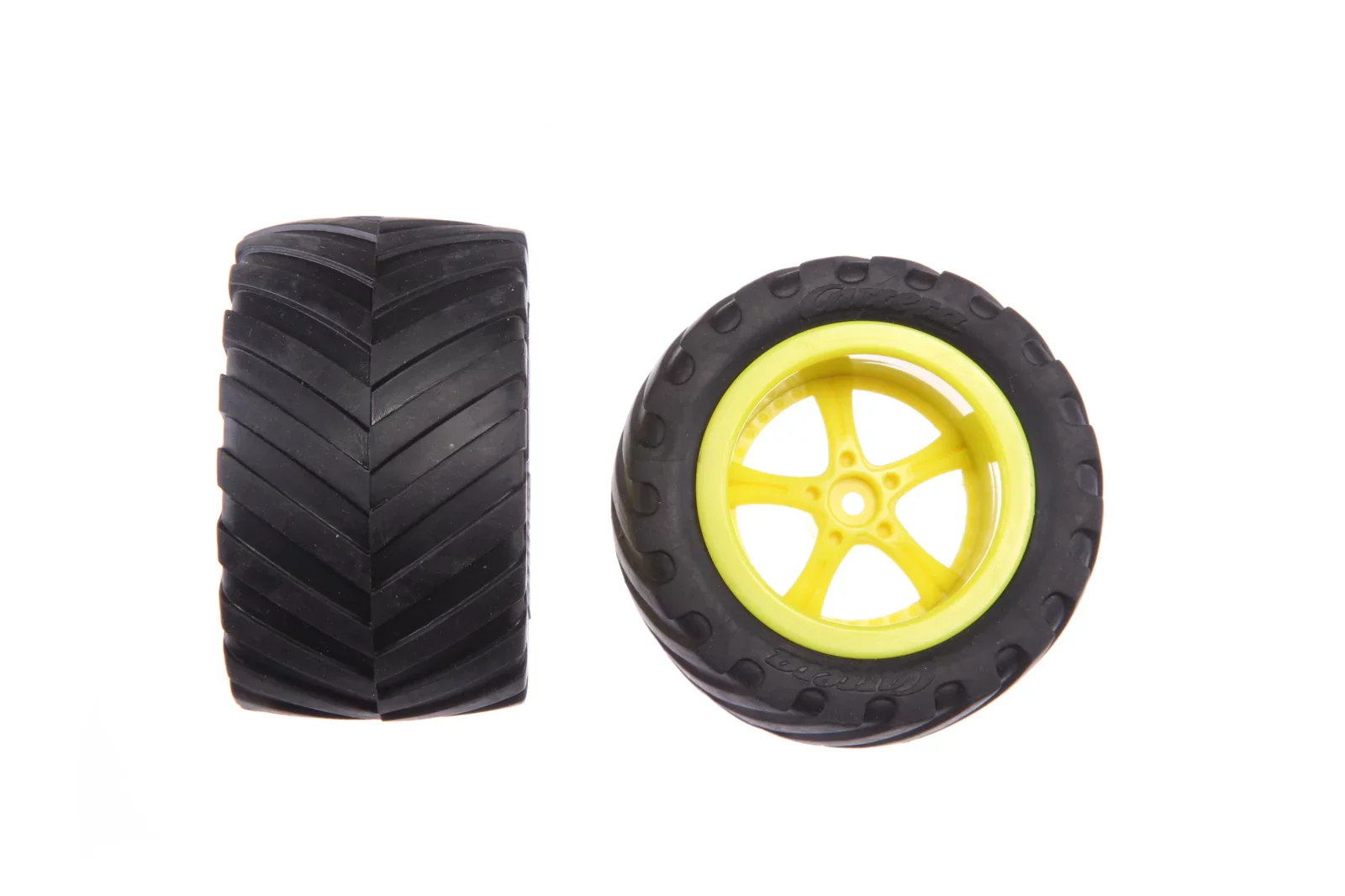 2 rear wheels with rims #181055
